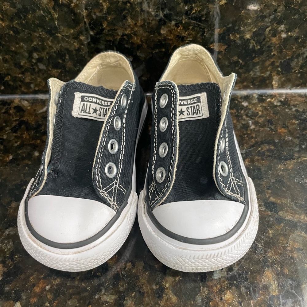 Converse Toddler Size 5